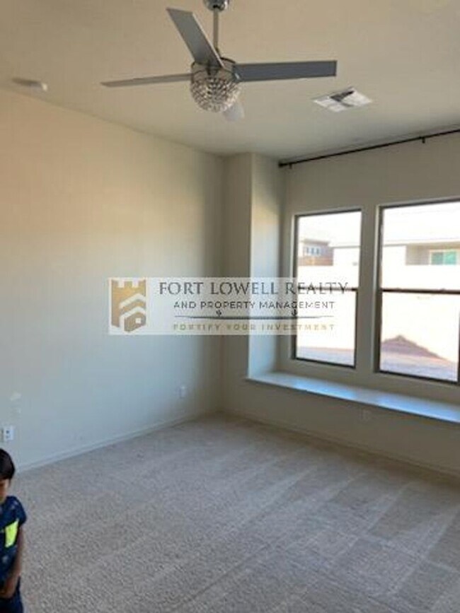 Building Photo - Luxury Living in Oro Valley $2750.