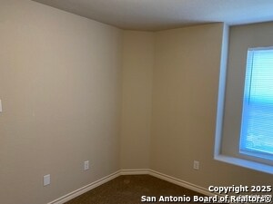 Building Photo - 6850 Lakeview Dr.