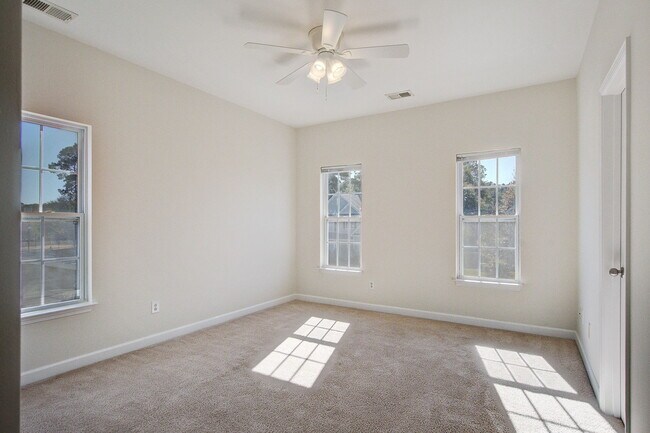 Building Photo - 156 Red Leaf Blvd