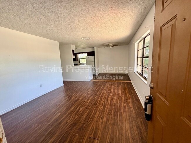 Building Photo - 1809 Bronson Dr