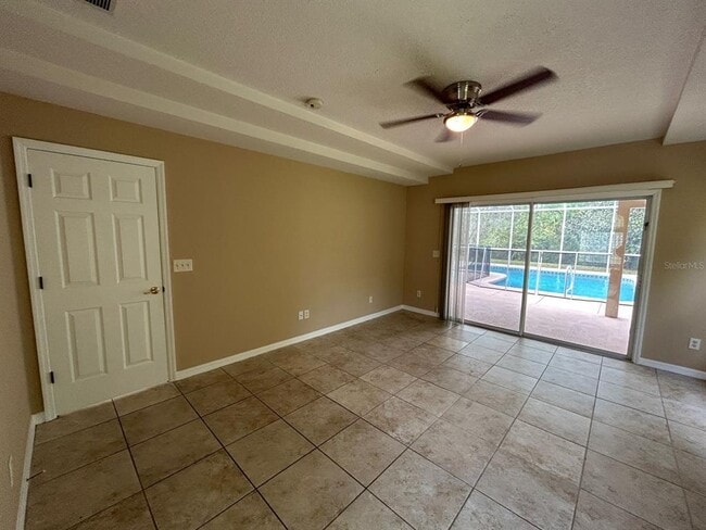 Building Photo - 129 Brittany Ln