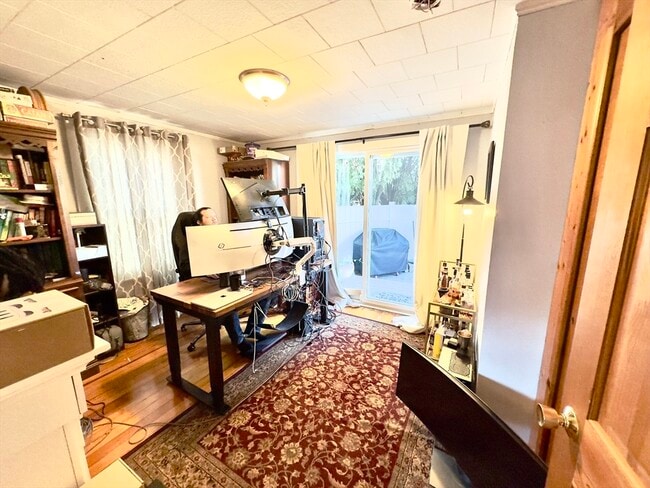 Building Photo - 8 Fox Point Rd