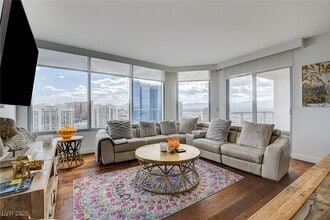 Building Photo - 222 Karen Ave