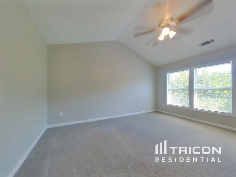 Building Photo - 100 Plumeria St