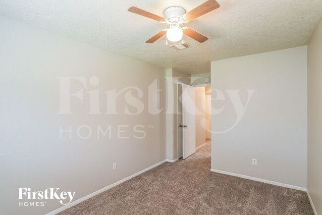 Building Photo - 3813 Clover Ln