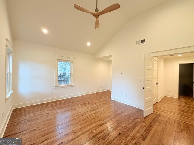 Building Photo - 3300 Ridgecrest Rd