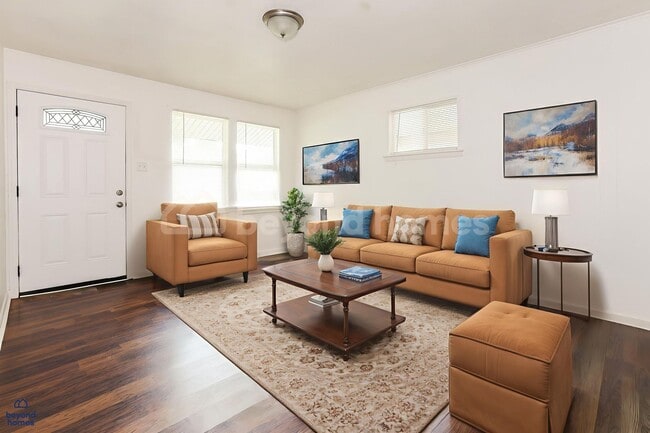 Building Photo - Welcome to your absolutely adorable, move-in ready 3 bed, 1 bath!