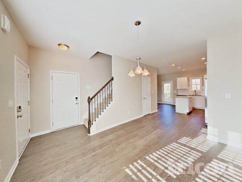 Building Photo - 123 Diploma Dr