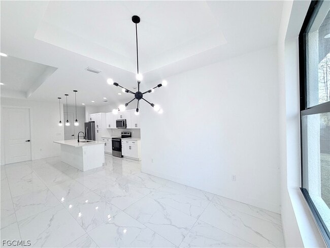 Building Photo - 312 Rosanna Ave