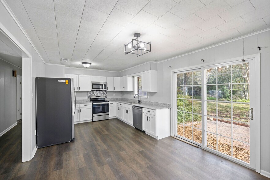 Building Photo - 124 Florence Dr