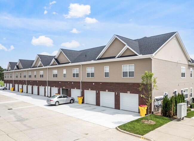Building Photo - 8302 Towne Center Cir