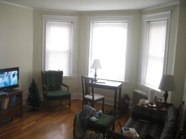 Building Photo - 629 Commonwealth Ave