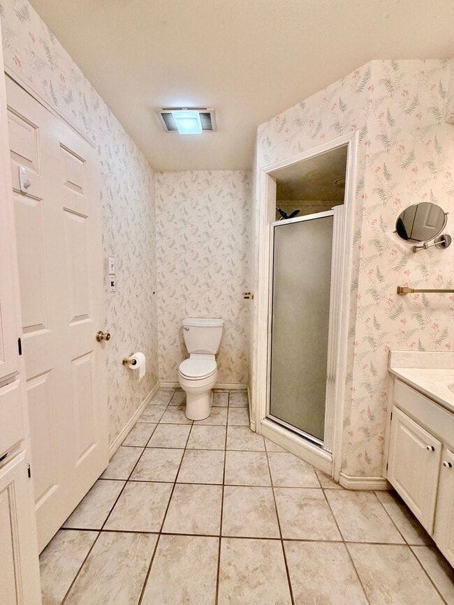 Building Photo - 219 Oak Hill Dr