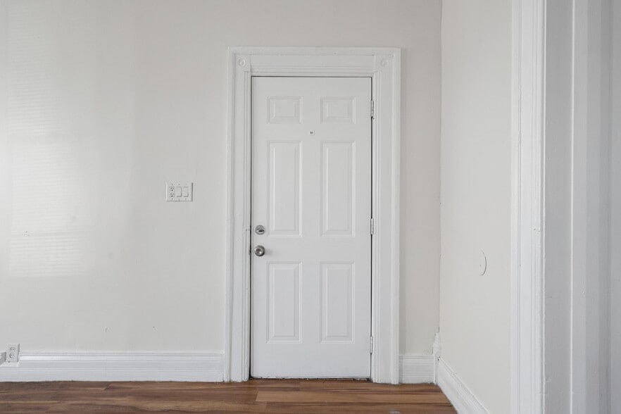 Building Photo - 36-36 E Mumma Ave