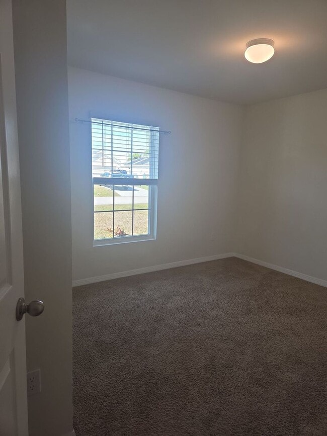 Building Photo - House for rent