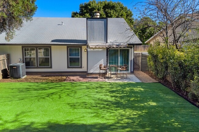 Building Photo - 11719 Spring Song Dr