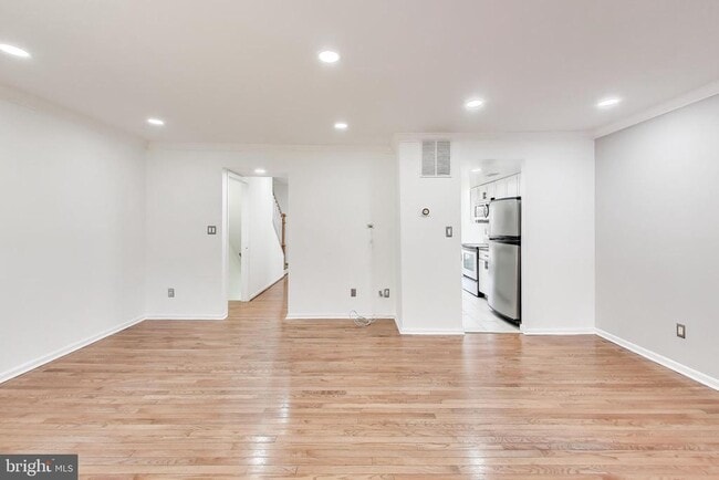 Building Photo - 20210 Maple Leaf Ct