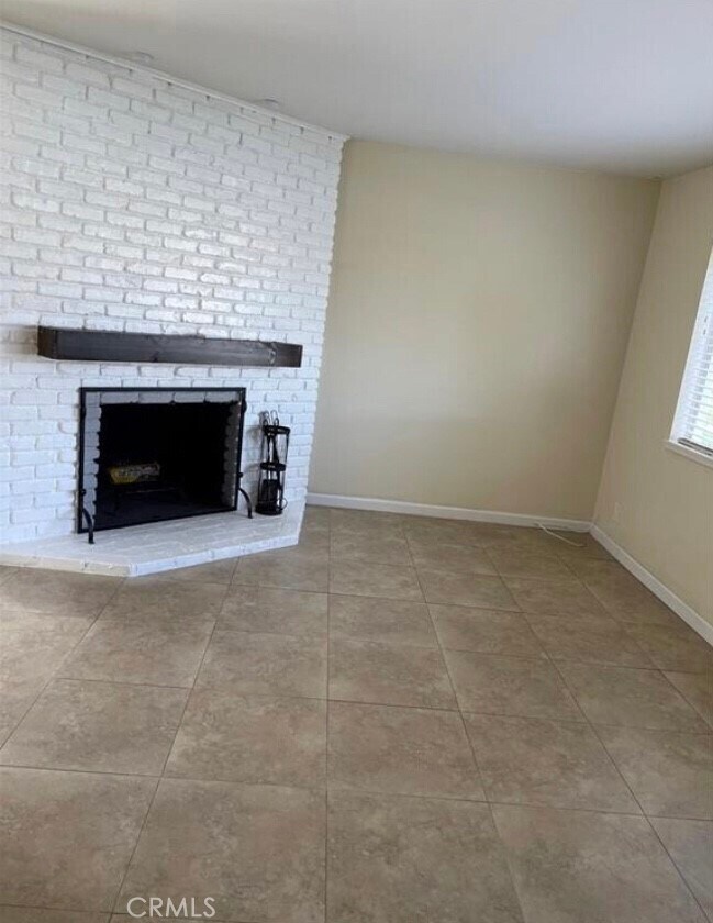 Building Photo - 9572 Cornwall Dr