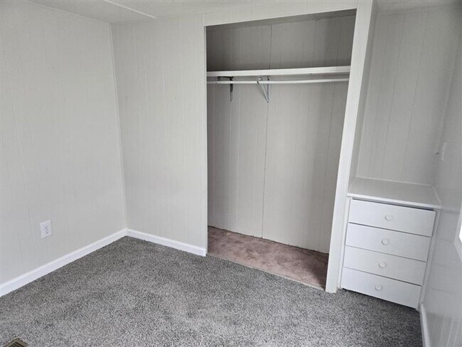Building Photo - Adorable 1 bedroom 1 bath home