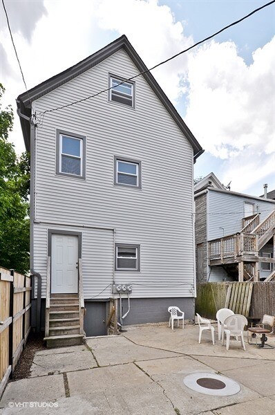 Building Photo - 1701 N Maplewood Ave