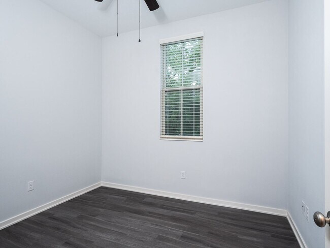 Building Photo - Porter's Parkside - 4 Bedroom, 4 Bathroom ...