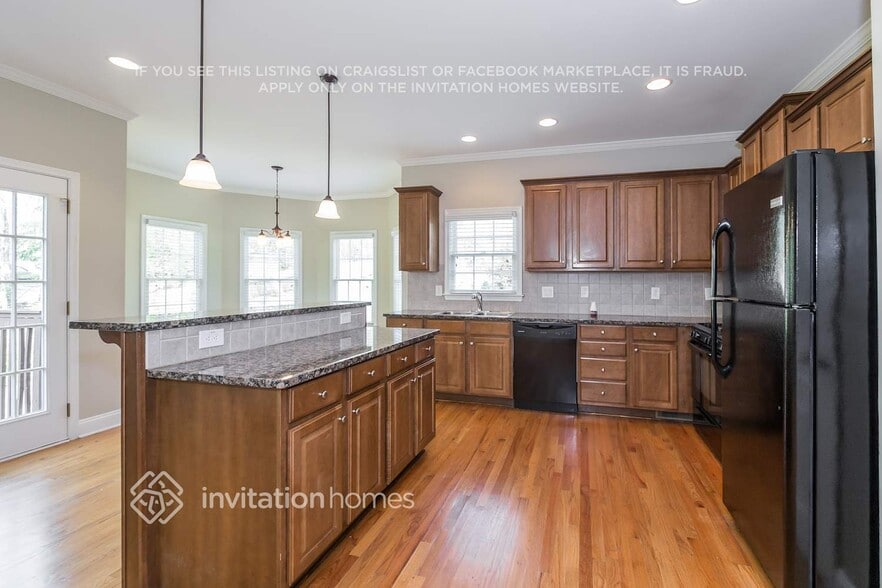 Building Photo - 3864 Lost Oak Dr NE