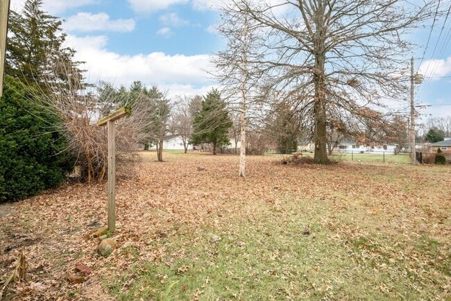 Building Photo - North Side Gem – 2-Bedroom with Garage & C...