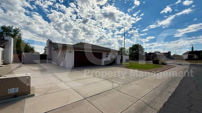 Building Photo - 3413 W Kristal Way