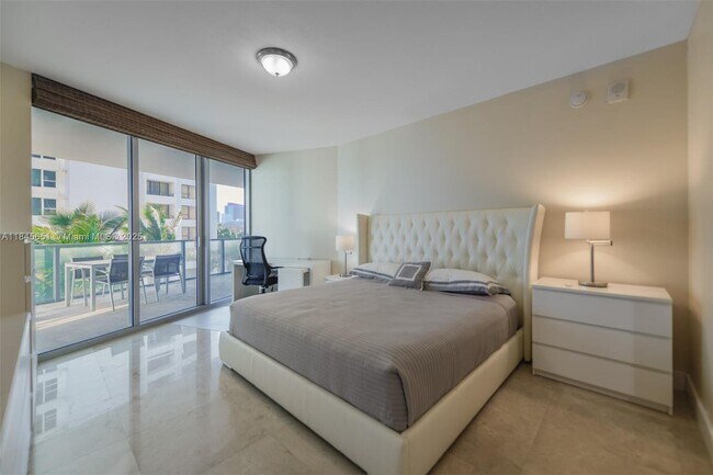 Building Photo - 3101 S Ocean Dr