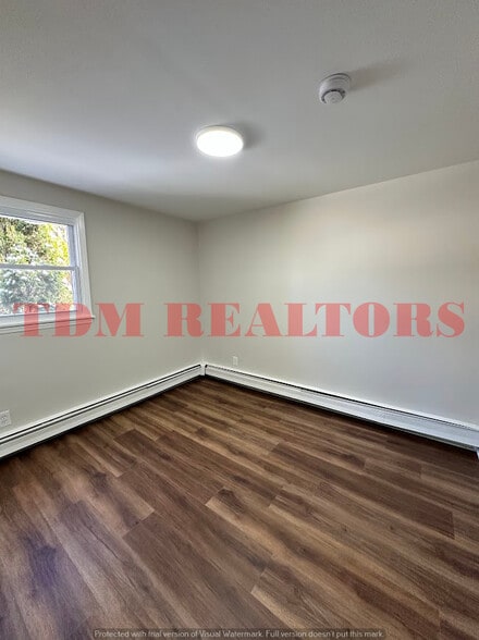 Building Photo - 302 E Clinton St