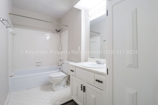 Building Photo - 4318 E 67th St