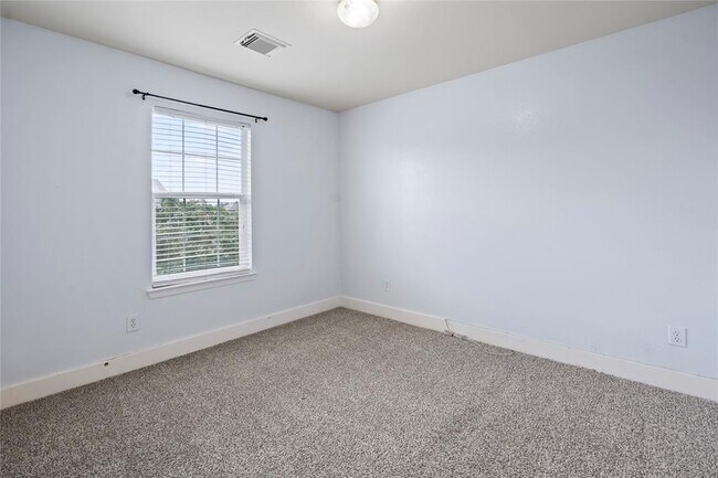 Building Photo - 20729 Patriot Park Ln