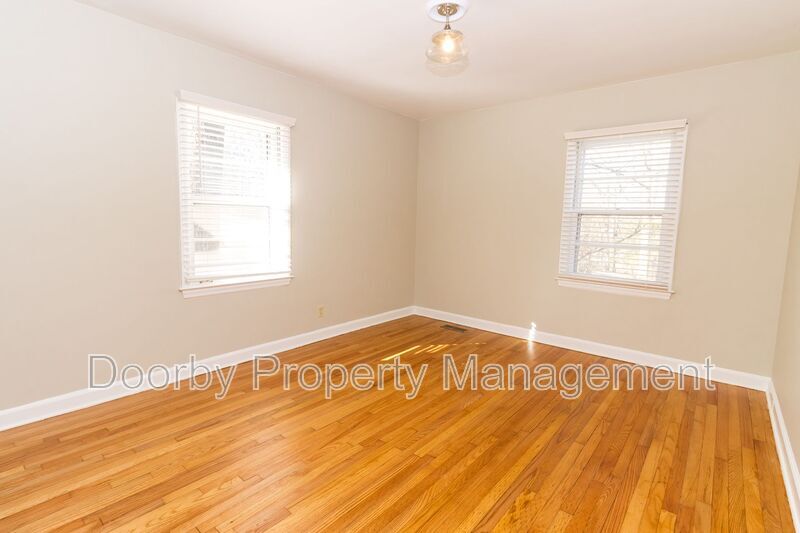 Building Photo - 203 Dawn St