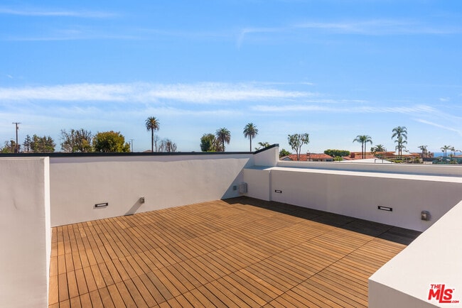 Building Photo - 382 Aderno Way