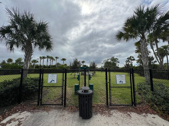 Building Photo - Luxury Living in a Gated Community – Modern 2-Bed Home with Premium Amenities!