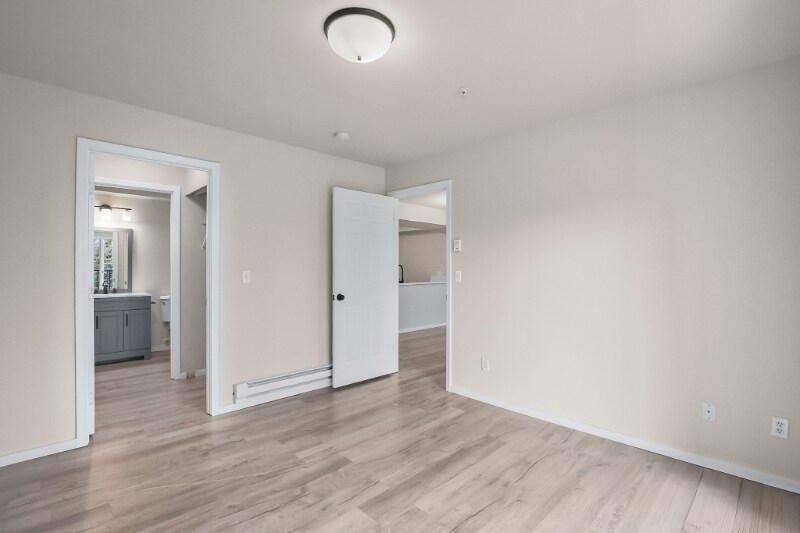 Building Photo - 12040 Bridgeport Way SW