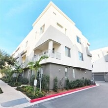 Building Photo - 1848 S Westside