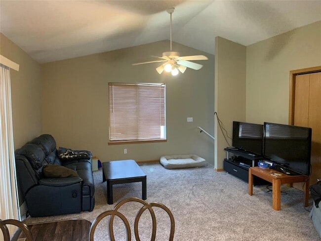 Building Photo - 3121 Diamond St