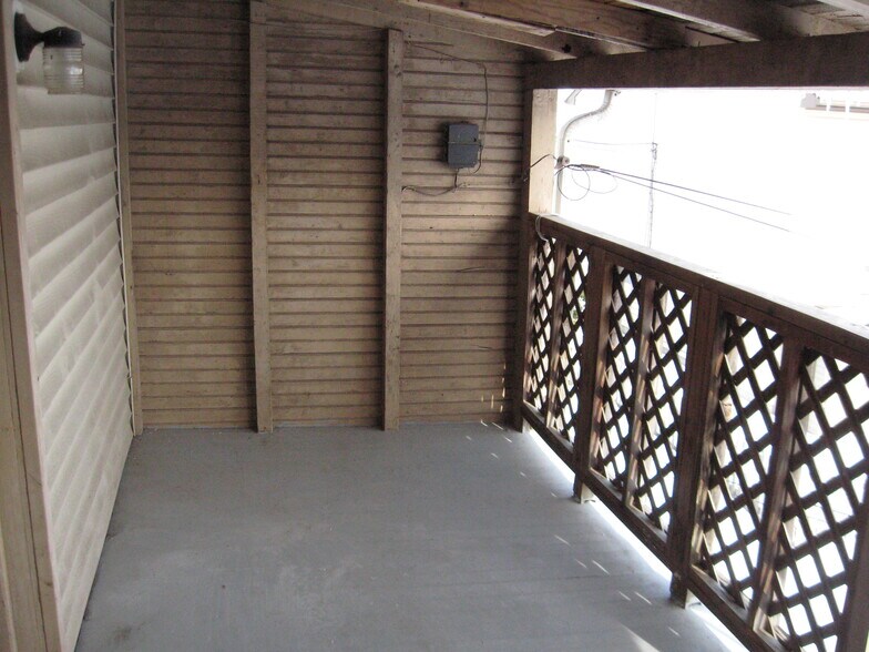 Building Photo - 408 S 6th St