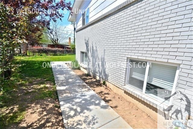 Building Photo - No Security Deposit Option! Incredible 3 B...