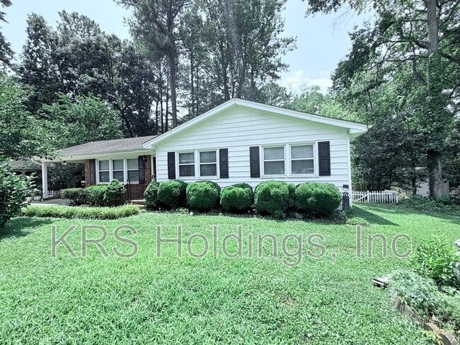 Primary Photo - 715 White Oak Dr