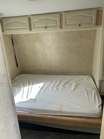 Building Photo - 4541 N Old Romero Rd