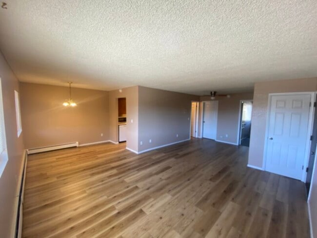 Building Photo - Just Blocks from CMU