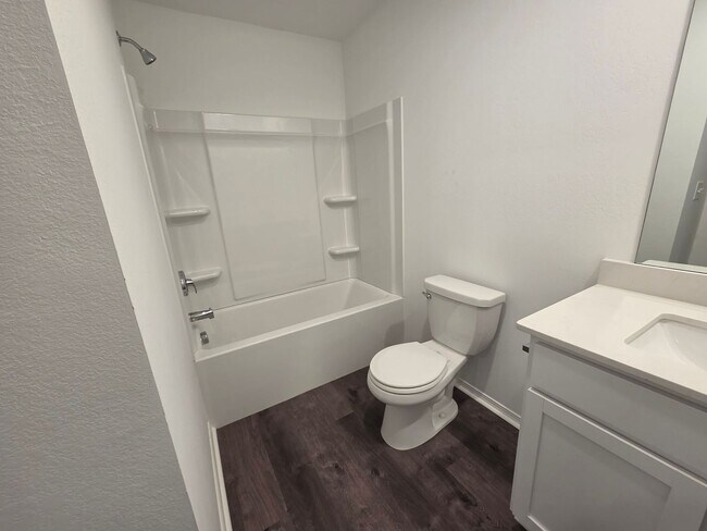 Building Photo - 1088 RAVEN WALK Dr