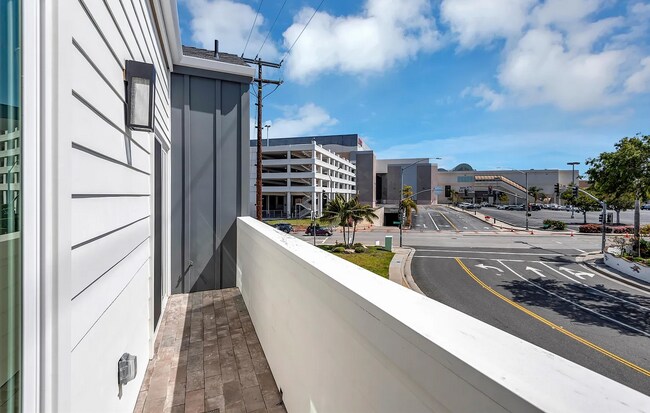 Building Photo - Grant Avenue A