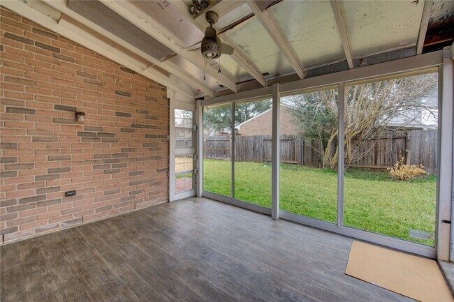 Building Photo - 2927 Great Lakes Ave