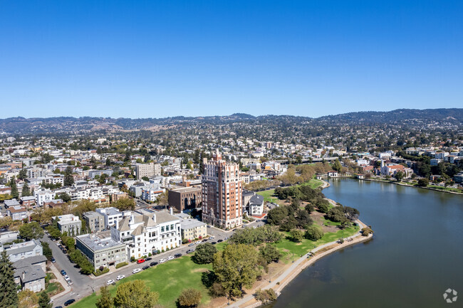 Aerial Photo - The Bellevue Staten