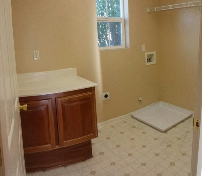 Building Photo - 5020 Trouville Ln