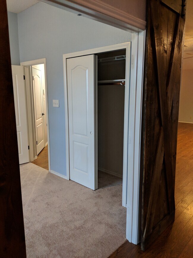 Building Photo - 1308 Meadow Lark Dr