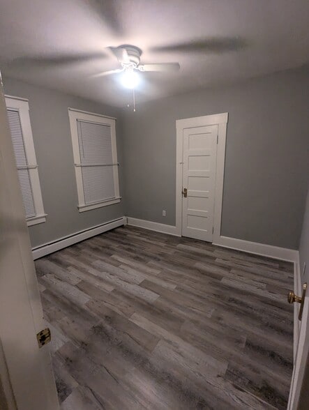 Bedroom #1 - 56 Wallace Row